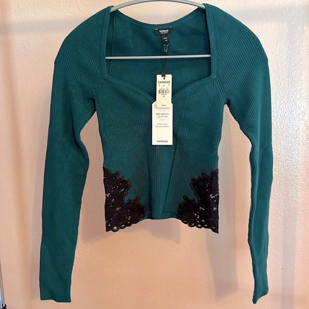 New Express Body Contour Cropped Tank Long Sleeve top. Size XS.
